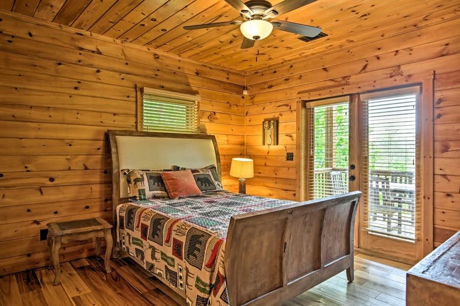 Queen bedroom